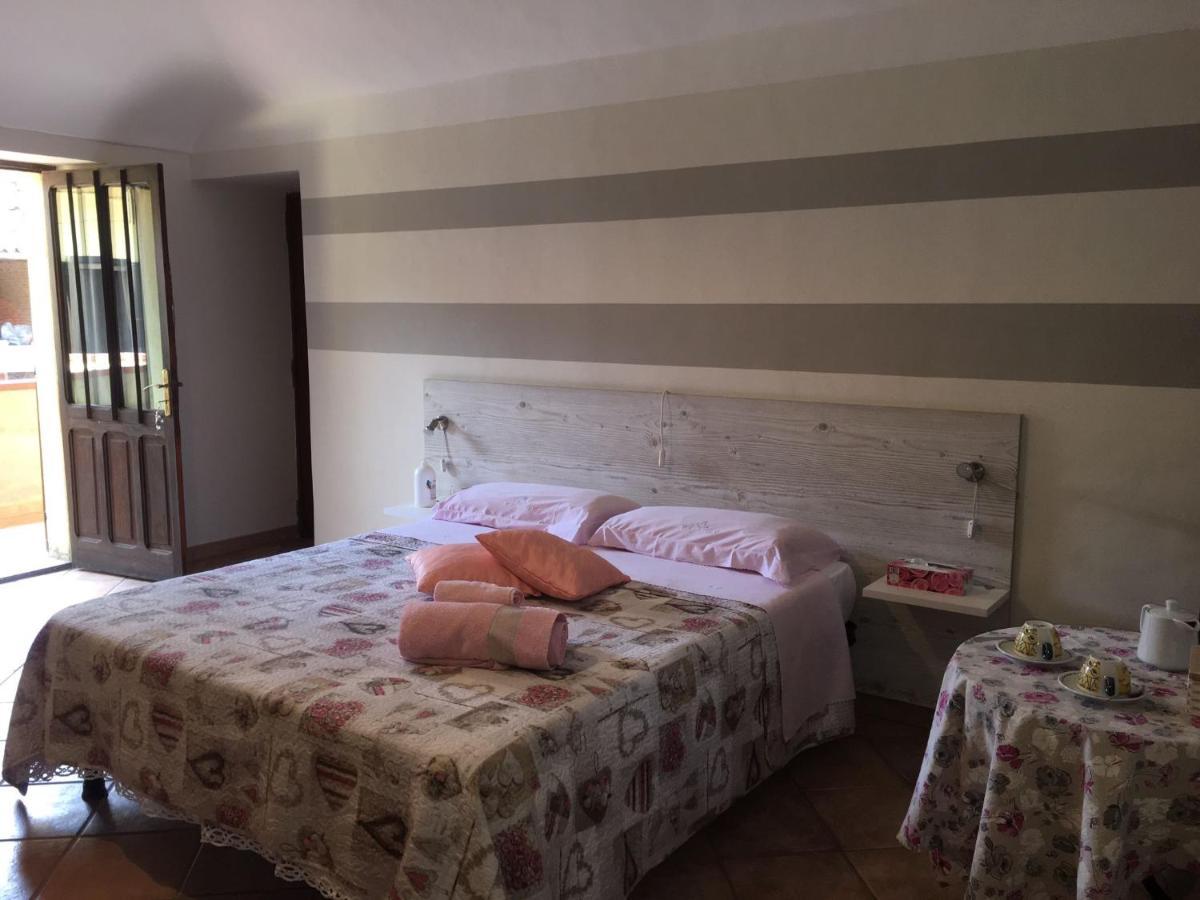 B&B Sotto Le Mura Павоне-Канавезе Экстерьер фото